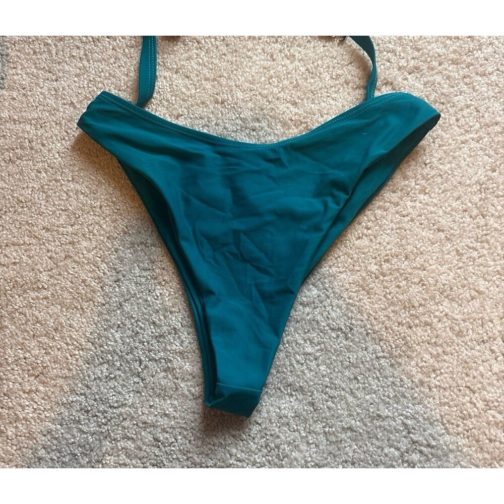 bikini - Picture 3 of 3